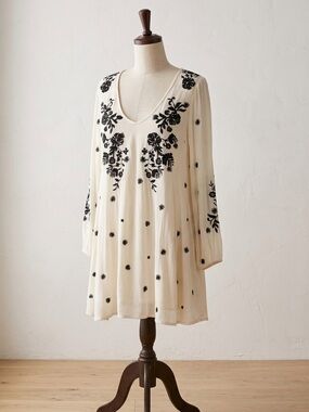 Anthropologie wonder nation Cream Tunic with Black Floral Embroidery